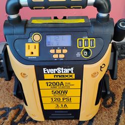 Everstart Maxx J5CPDE 1200 Peak Amps Jump Starter / PLS READ