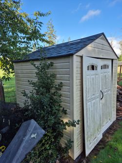Rubbermaid shed 7'x7'