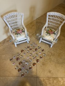 American Girl Doll Lot : Two Chairs & 29 Pin Buttons = Kit Josefina NO RESERVE