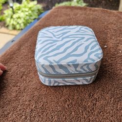 Zippered Jewelry Travel Caddy. Like New