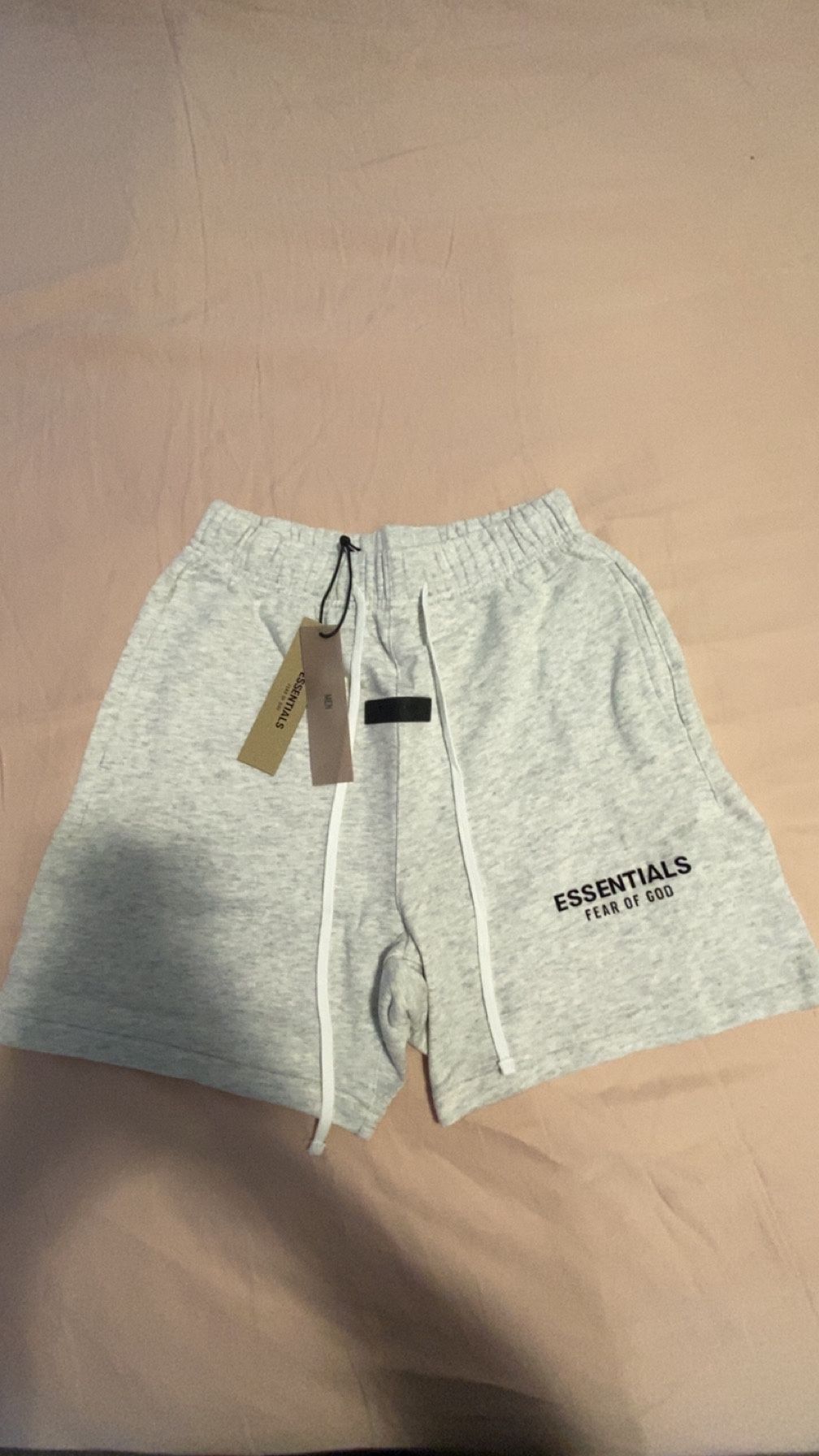 Fear of god essential shorts light oatmeal grey