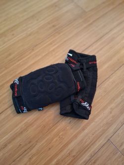 Triple 8 low profile elbow pads