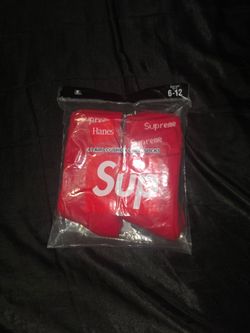 Supreme/Hanes Crew Socks, Red, Size 6-12