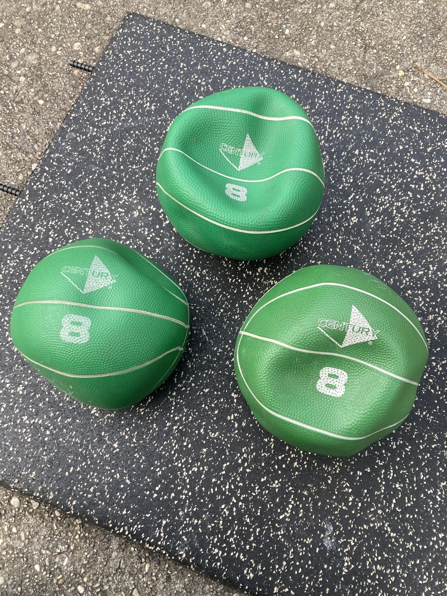 SPRI 8 Lb Gel Filled Ball