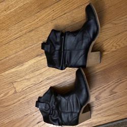 9.5 Black Boots 