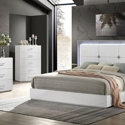 Brand New White 4pc Queen Bedroom Set (Available In Eastern King)