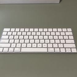 Apple Magic Keyboard Gen 1