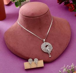 Gorgeous Fashion Necklace Set