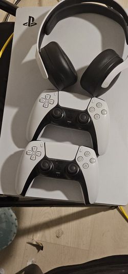 Ps5 2 Remotes And Sony Pulse, Plus 2 Games