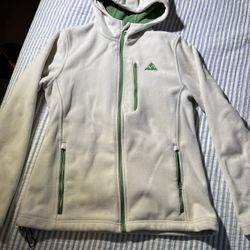 The hoodie is warm, excellent quality , in good condition.