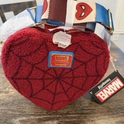 🎁🎅 Loungefly Spider-Man Sherpa Heart Shaped Crossbody Bag 🎅🎁