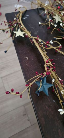 9 Americana Pip Berry Garland