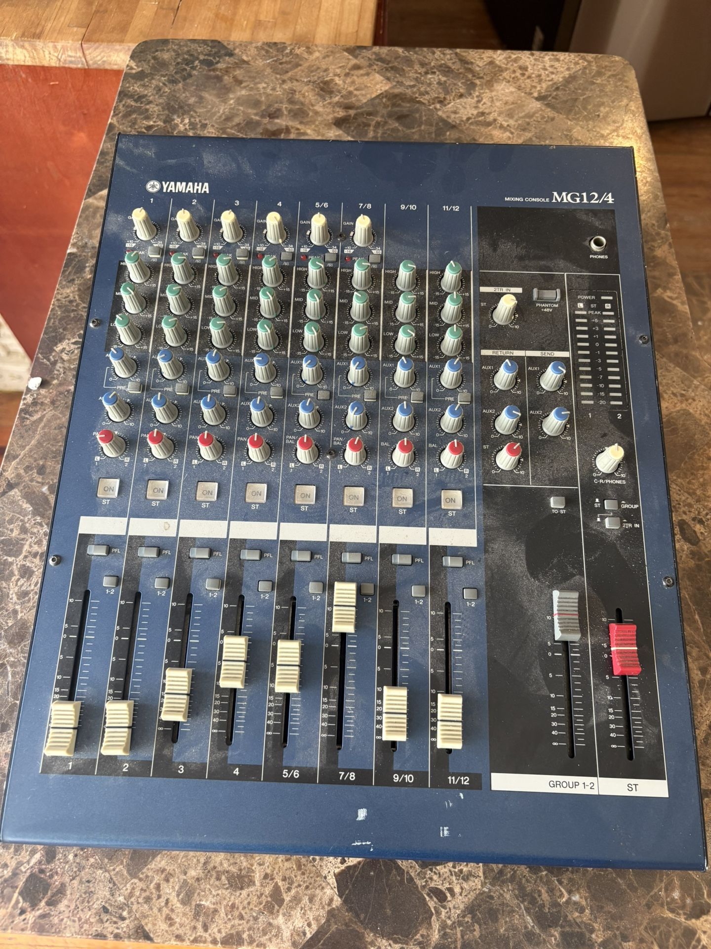 Yamaha MG12/4 mixing console