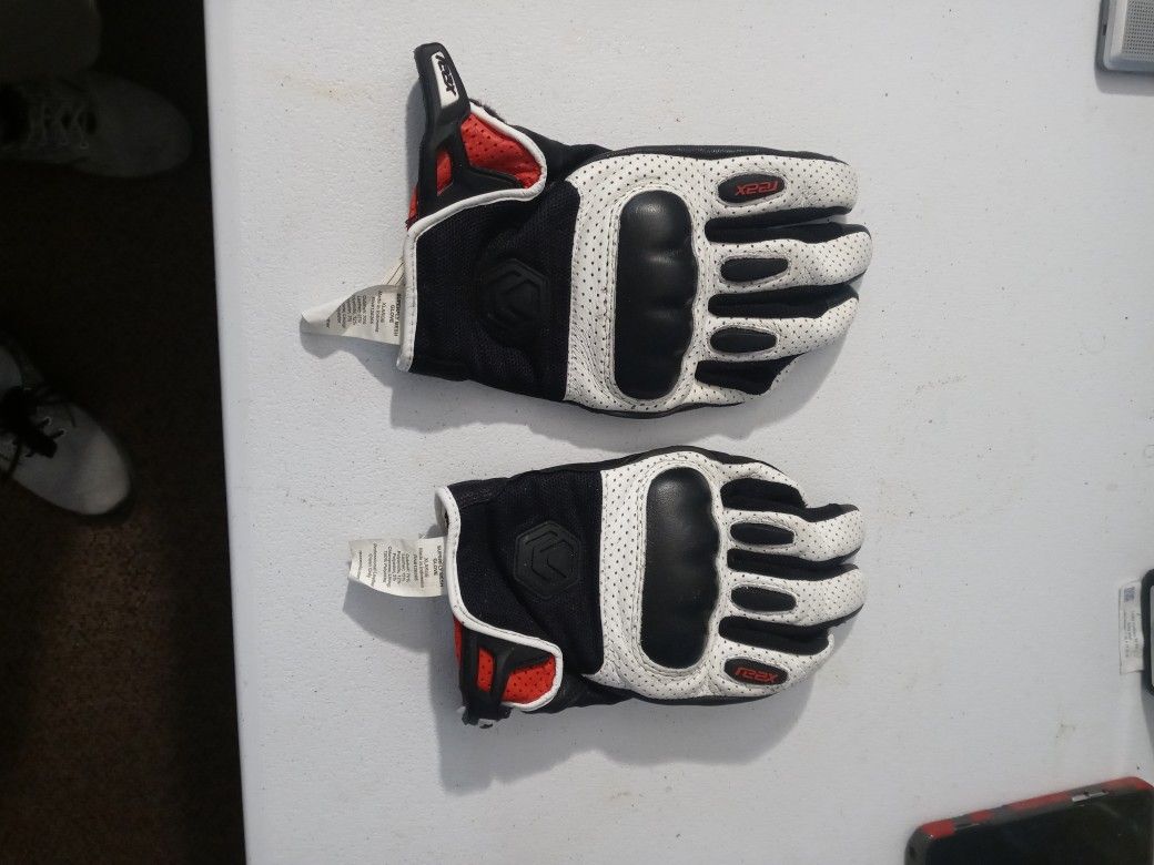 Brand New XL Motorcycle Gloves and New Knee Guards