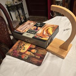 New In Box Wooden Kitchen Items Set