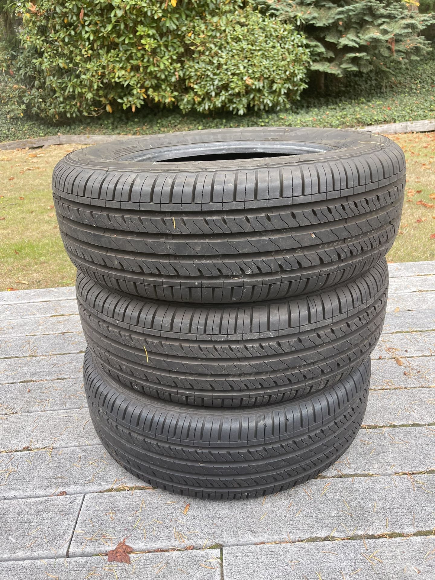 3 used 225/65R17 starfire solarus A/S tires