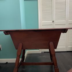 Beautiful & Unique mid 19th century Doughbox!