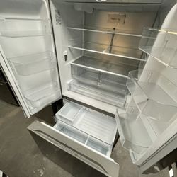 LG Plain Face Refrigerator With Water And Ice Inside In Counter Depth