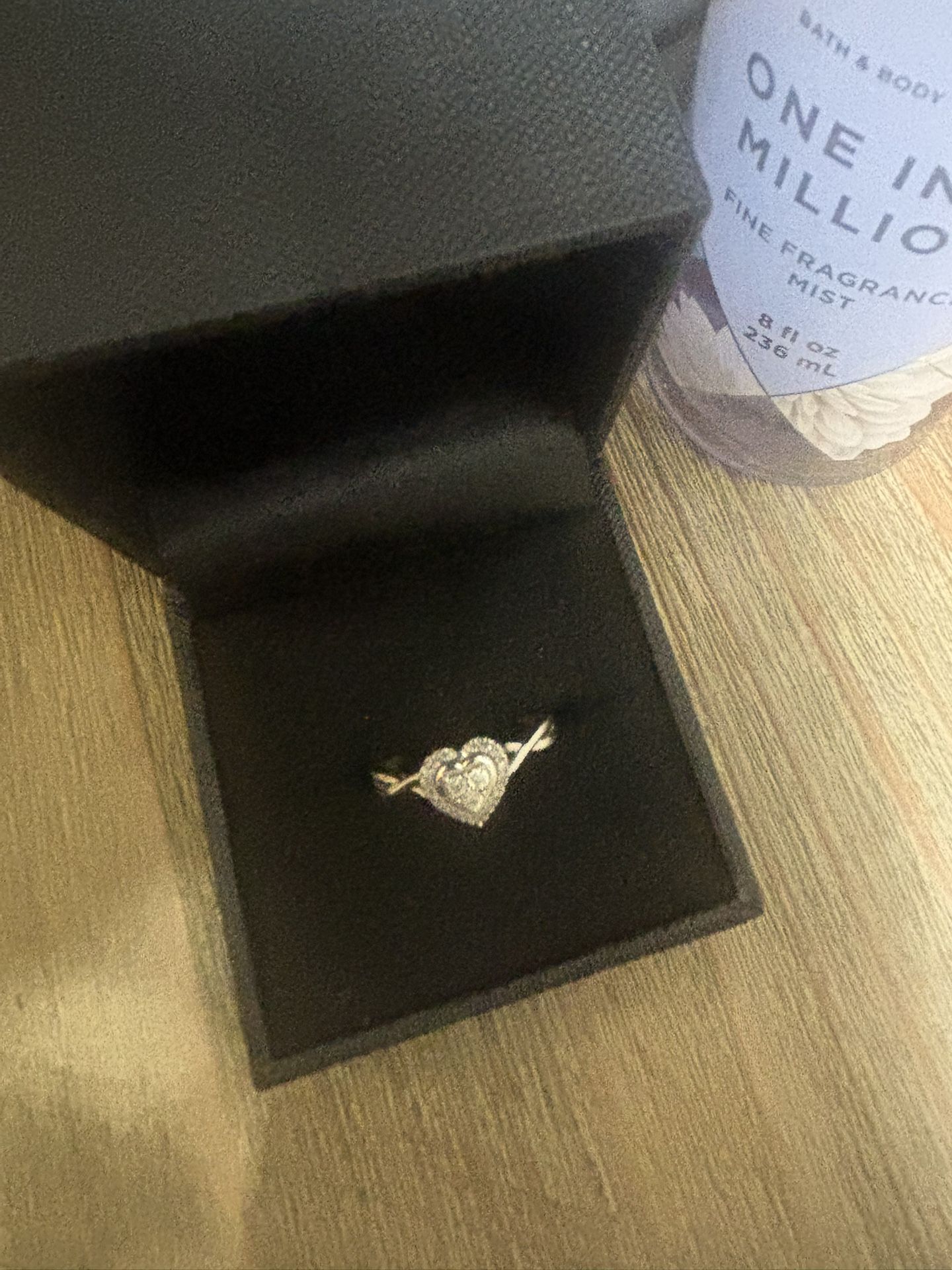 Women’s Diamond Promise Ring 