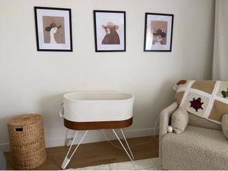 Selling our SNOO Smart Sleeper Bassinet