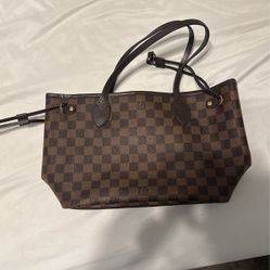 Louis Vuitton Neverfull 