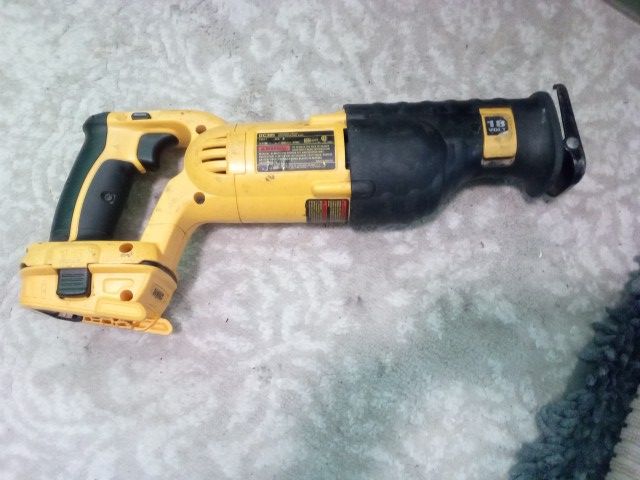 Dewalt 18 V Cordless Variable Speed Reciprocating Saws