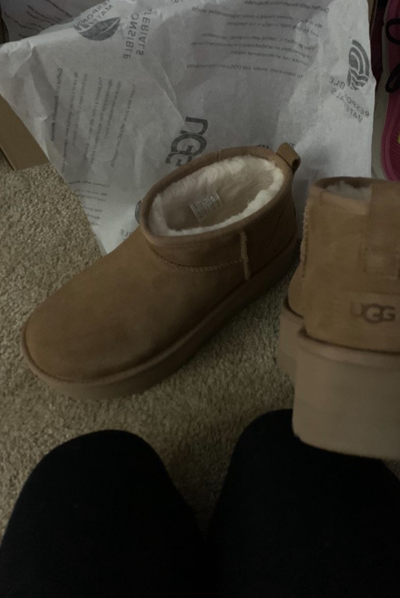 Women’s 7 Platform Uggs