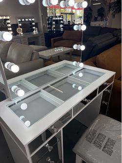 Gorgeous White Makeup Vanity’s - Glass Top - Mirror Drawers - Bulb Mirror - Hello Kitty LED Lights - ALREADY BUILT BRAND NEW - SAME DAY DELIVERY