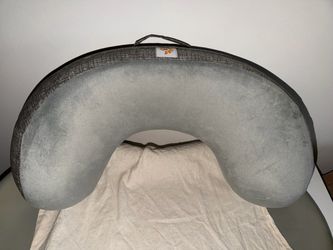 ERGObaby Natural Cruve nursing/ breastfeeding pillow