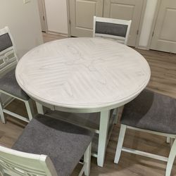 ***HIGH TOP DINING ROOM SET***