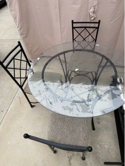 Round glass table