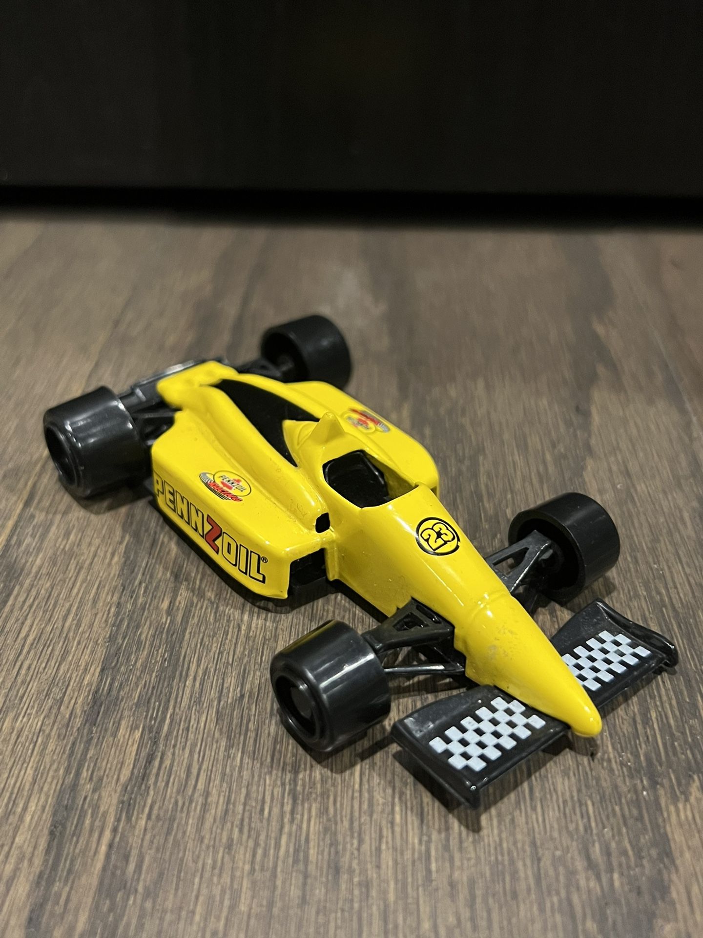 2002 Golden Wheel Official Pennzoil Diecast Racing Indy Car Toy Collectible