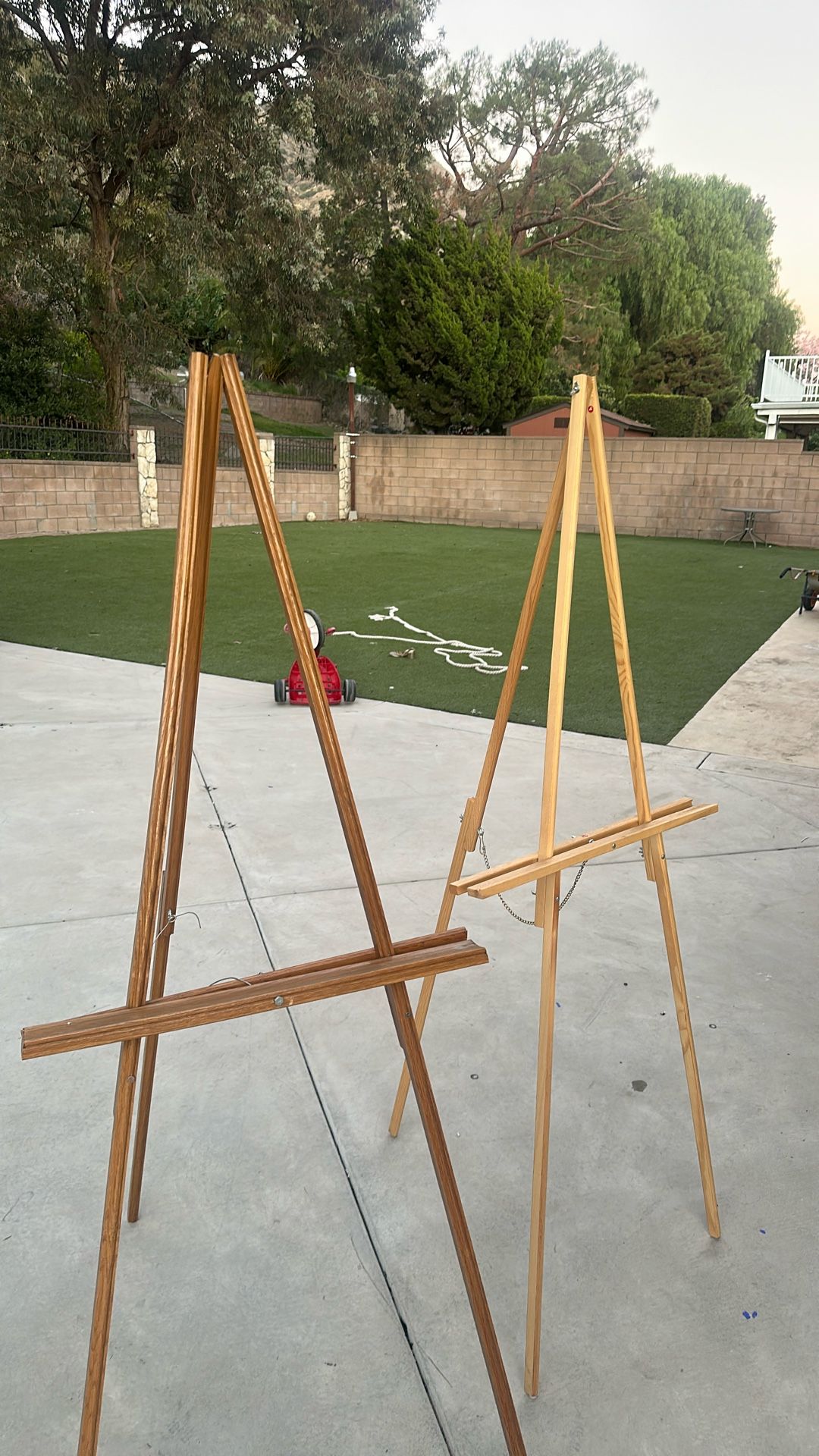 Easel