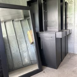 6 BARERSHOP/SALON STATIONS 