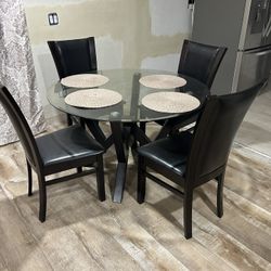 Dinning Table 