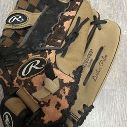 Rawlings Baseball Glove