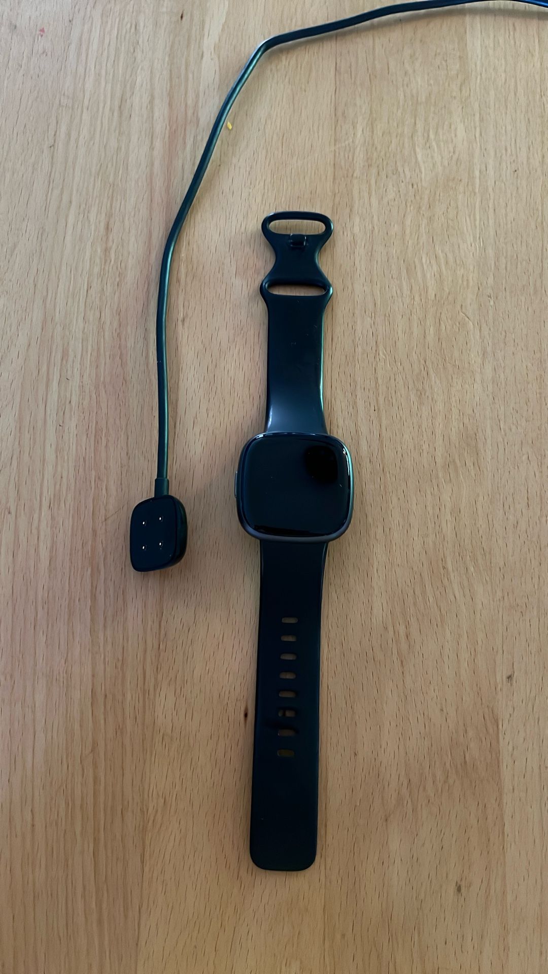 Fitbit Versa 4 With Charger