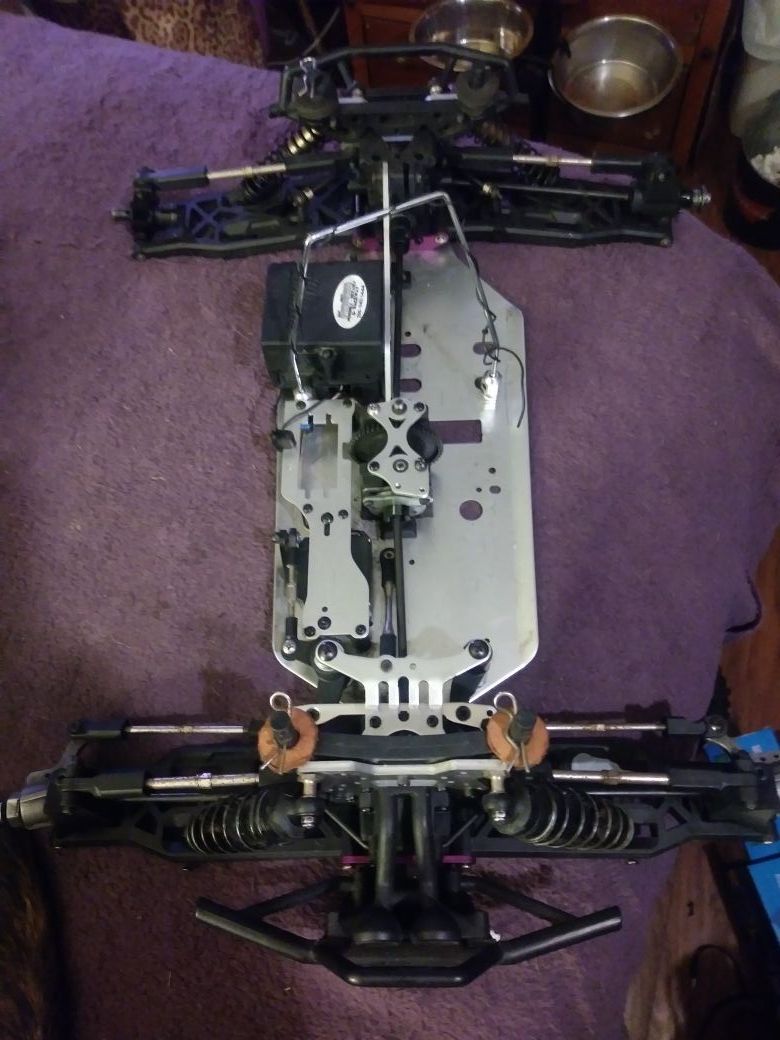 Hot bodies 1/8 scale sct truggy