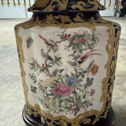 Antique Asian Style Lamp with Bird pattern
