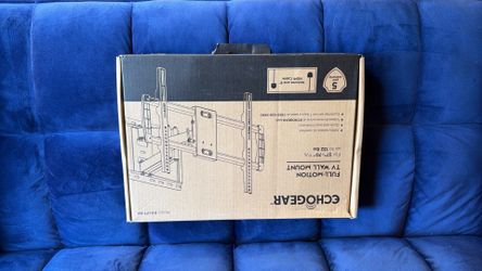 Full motion TV wall mount
