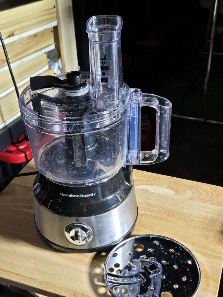 Hamilton Beach 10 cup Food Processor & Vegetable Chopper for Shredding, Slicing, Mincing, and Puree