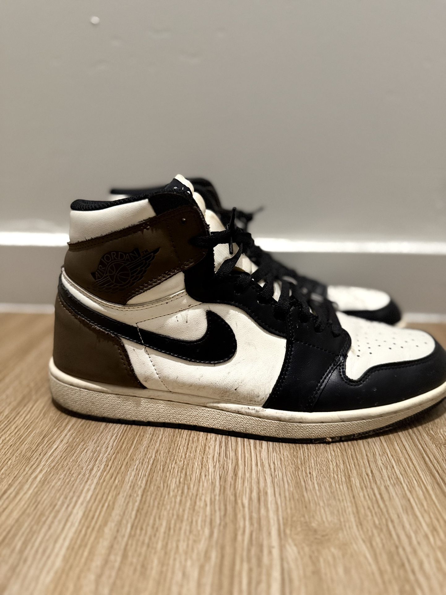 Jordan 1 Retro High Dark Mocha