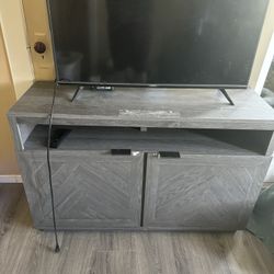 42 Inch 4k TV With Stand