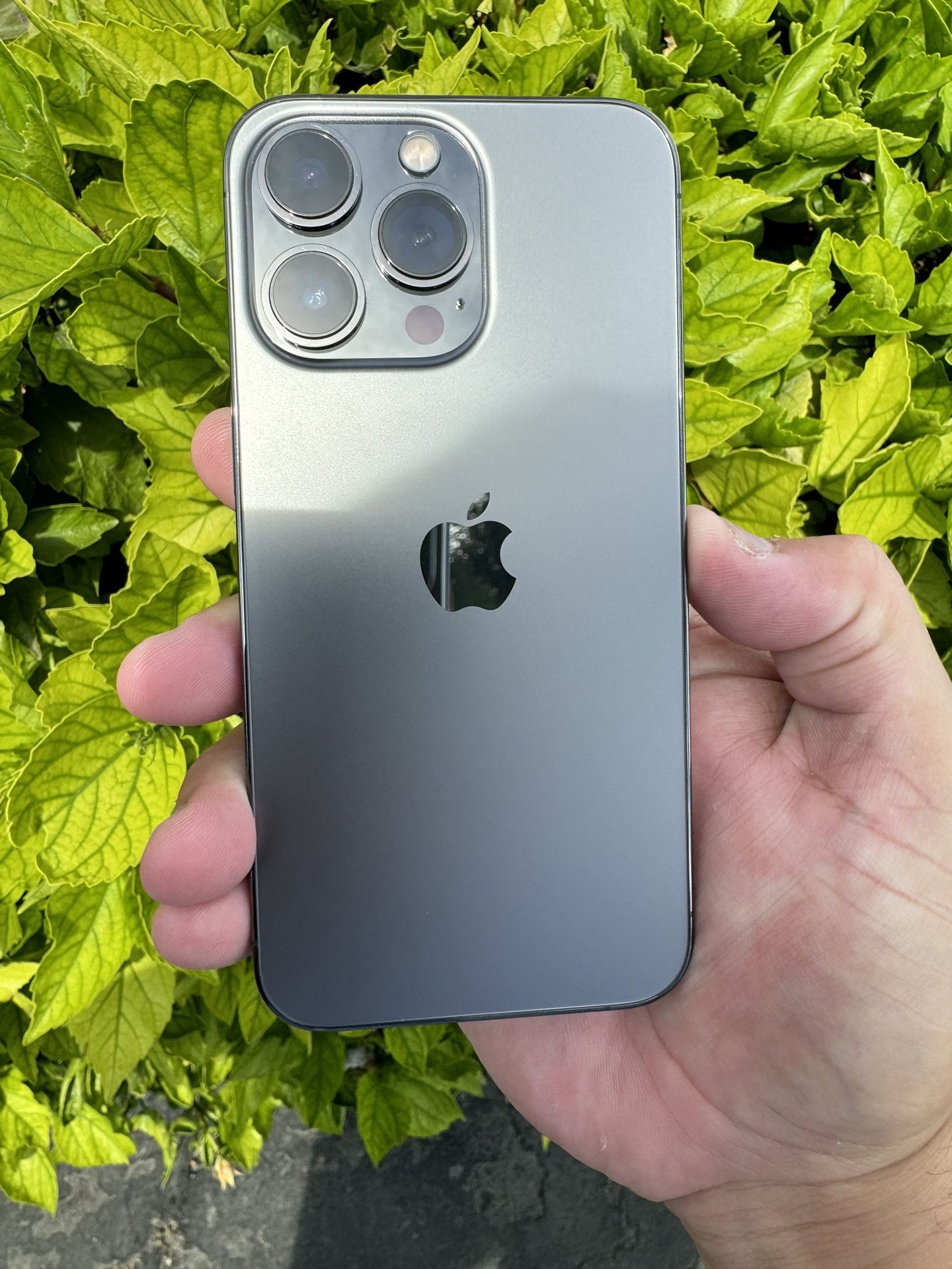 Apple IPhone 13 Pro (NOT A MAX) 128 GB space black, great Condition!!   UNLOCKED use any carrier.  Hablo Espanol.