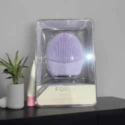 Foreo Luna 3 Facial Cleansing Brush – Brand New!