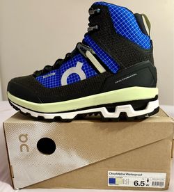 On Cloudalpine Waterproof Hiking Boots. 6.5 Women’s