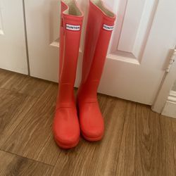 Coral Colored Hunger Rain Boots Women’s Size 9