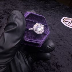 💍 Brilliant Moissanite Halo Engagement Ring