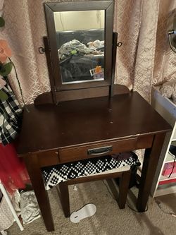 Mini Vanity