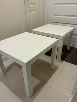 Set of 2 White Side Tables